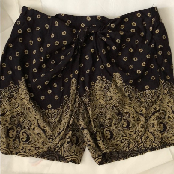 Anthropologie HEI-HEI skirted shorts! - Picture 3 of 8
